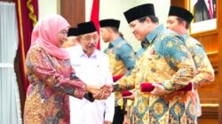 Berdonor 75 Kali :Wartawan  Mojokerto  Andy Yuwono  Terima  Penghargaan Gubernur Jatim 