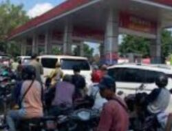 Antrean BBM Terjadi secara Nasional, Pertamina Minta Maaf