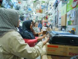 Komitmen Entas Kemiskinan, Ning Ita Kawal Graduasi PPSE Kemensos RI Belanja di Pasar