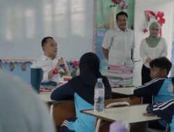 Ternyata Masih Ada Sekolah di Surabaya Muridnya Belajar Lesehan