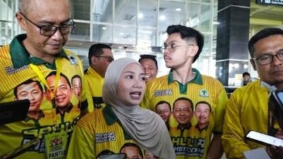 Wakili Ketua Umum DPP Partai Golkar, Adela Adies Bagikan 200 Paket Sembako