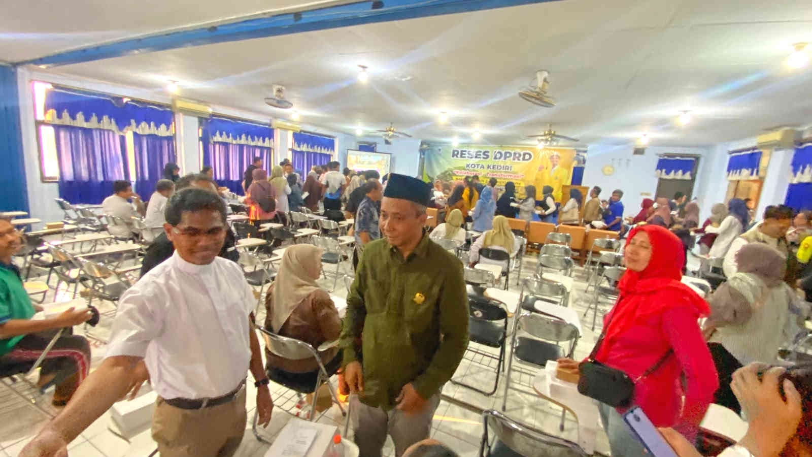 Reses DPRD Kota Kediri bersama Imam Wihdan Zarkasyi membahas keselamatan pelajar dan transportasi sekolah.