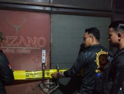 Satpol PP Surabaya Segel Tiga Toko Miras