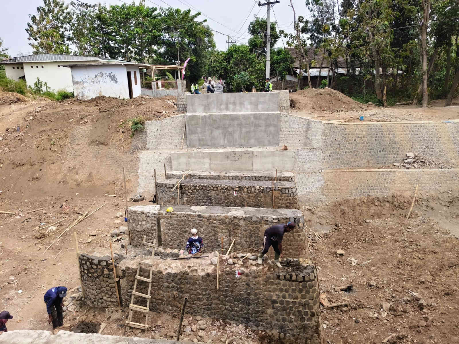 Pembangunan Jembatan Cerme Kecamatan Grogol Kabupaten Kediri.