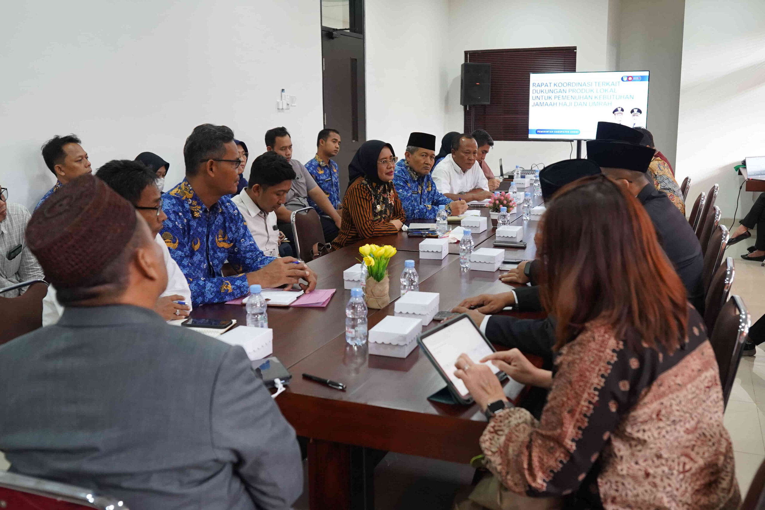 Rapat koordinasi lintas sektor persiapan Bandara Dhoho Kediri sebagai embarkasi haji 2027.