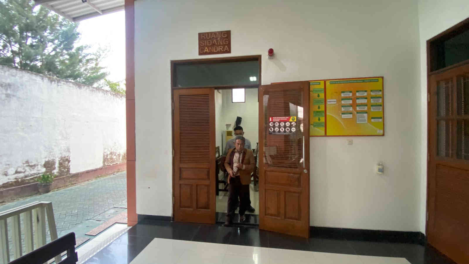 Suasana ruang sidang Pengadilan Negeri Kota Kediri saat perkara praperadilan penetapan tersangka anggota Polres Kediri Kota.