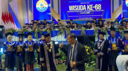 Wamendiktisaintek Prof. Fauzan di Wisuda UNP Kediri: Sarjana Baru Harus Bawa Perubahan Nyata di Masyarakat